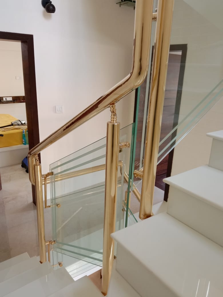 Polished PVD & glass staircase railing